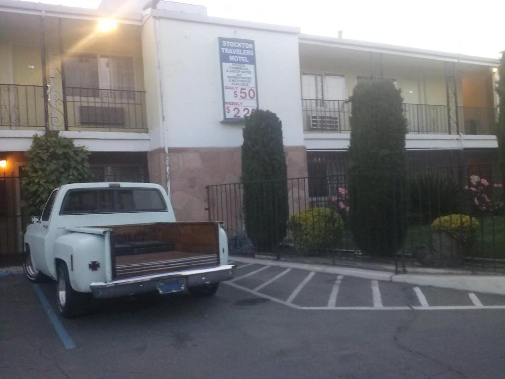 Stockton Travelers Motel Esterno foto