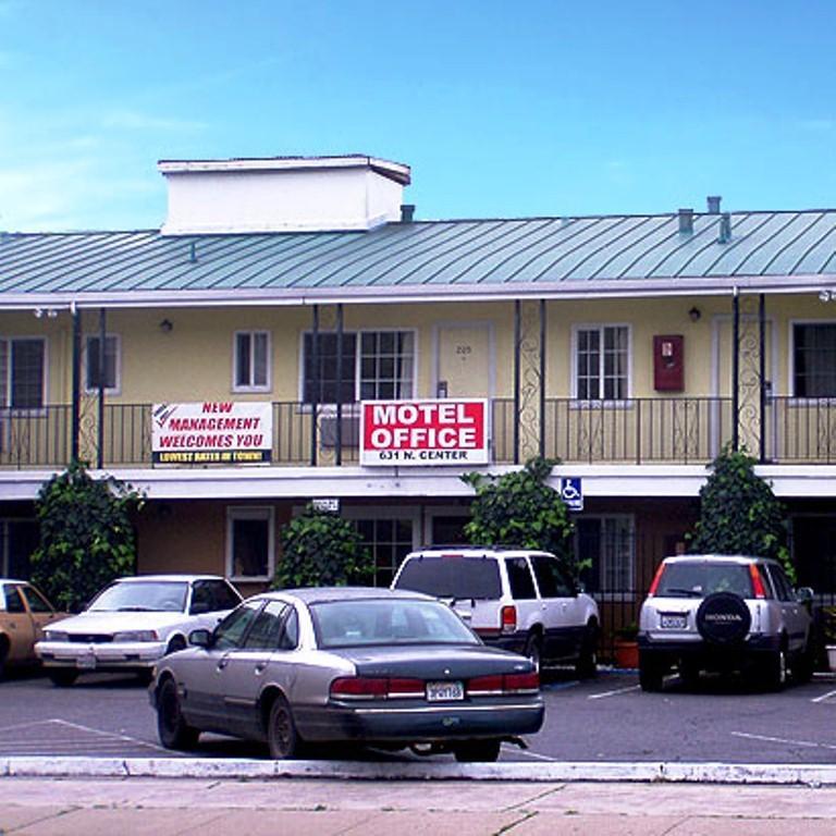 Stockton Travelers Motel Esterno foto